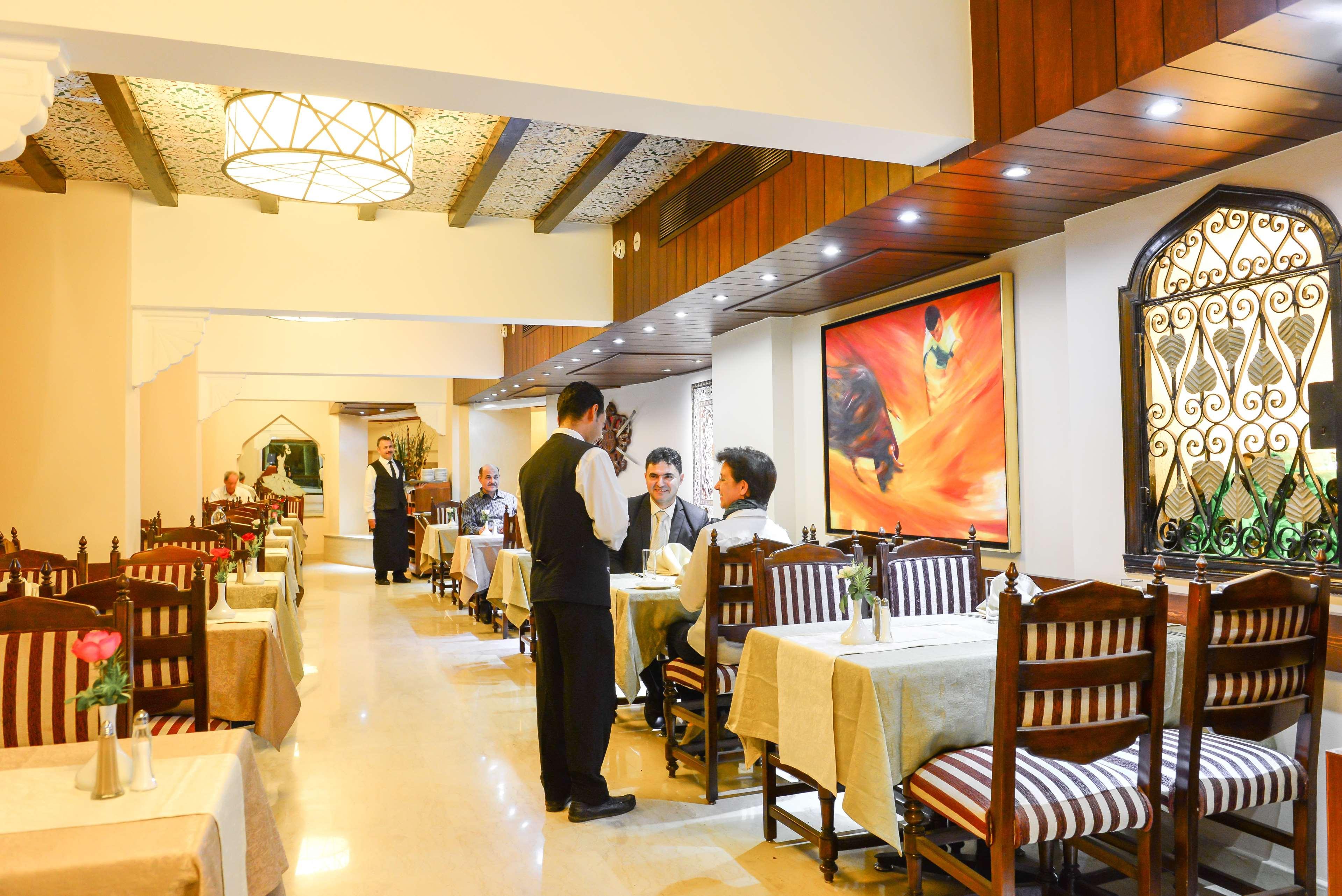 Golden Tulip Hotel Flamenco El Cairo Exterior foto