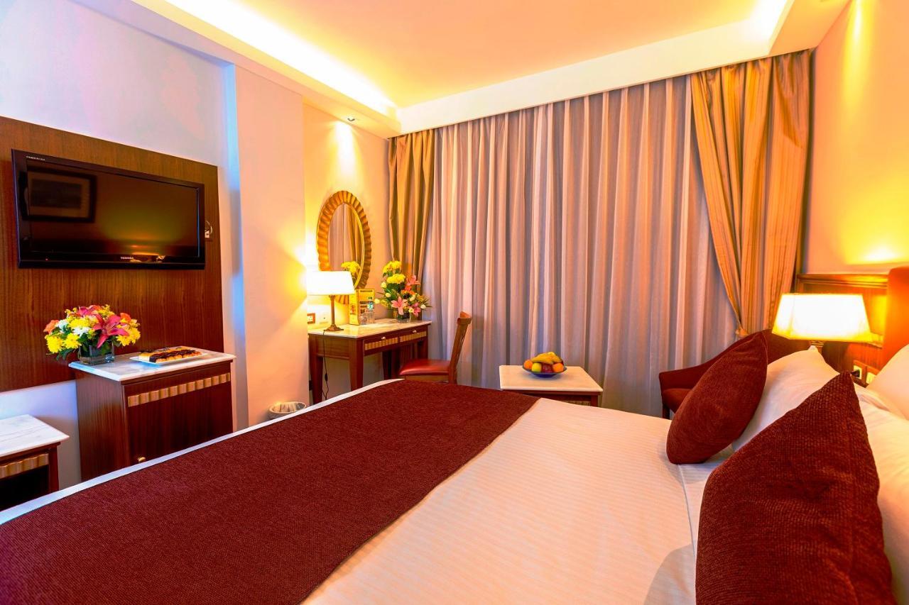 Golden Tulip Hotel Flamenco El Cairo Exterior foto